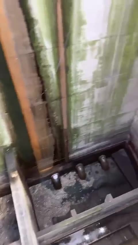 Video clip 6 of the 4.5 tonne penstock removal operation at Duncrue Street TPS, Belfast