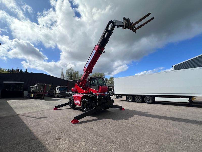 Manitou 2150 telehandler providing on-site lifting capability